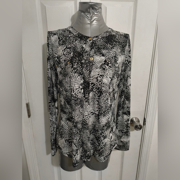 Women's Black and White Snake Print Top - Picture 1 of 4